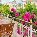Spacious 2 Bedroom Apartment At Glifada