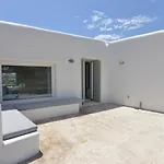 Mykonos 4 Bedroom Cycladic Home With Free Parking