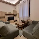 Ellis Apartment