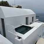 Anemos Cave Suites