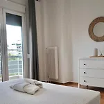 Synpiraeus Apartments & Studios
