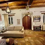 Mary'S Villa