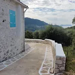 Stathis Guesthouse