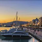 Modern Tiny House In Volos