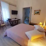 The Traditional Athenian House For 6, Near Metro