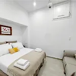 Lor Apparemment In Center Of Adamas