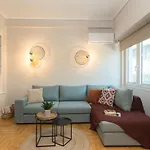 Spacious 2 Bedroom Apartment In Koukaki