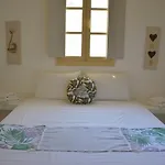 Thalassophile Eco House