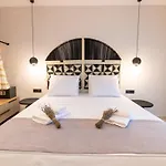 Anesis Deluxe Apartments
