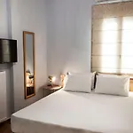 Pagrati Hilton Location Bentzi Family Suite 5