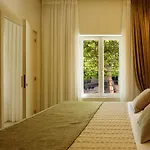 Thiramenous Residence