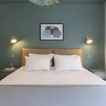 A New Happy 2 Bdr Apartment That Has A Soul