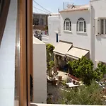 Cycladic Sea View House Near The Castle