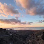 Enjoy Sunset From A Wonderful Traditional Studio-Melina