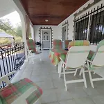 Raxoni House