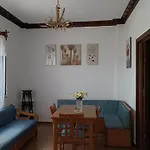 Anna'S House