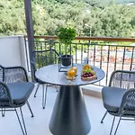 Anesis Deluxe Apartments