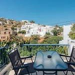 Esmeralda Apartments