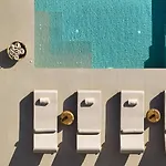 Dot Milos