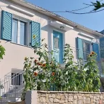 Nios Luxury House