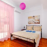 Koukaki Apartment