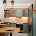 City Center Apt. On A Traffic Free Street