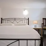 Seabreeze Apartment In Palaio Faliro/ Netflix