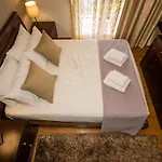 Lia'S Center Apartment