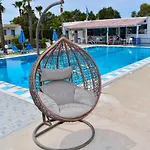 1 Bedroom Apartment Lambisea