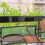 Alimos Sun-Filled Apartment