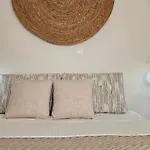Artemis Cozy Apartment
