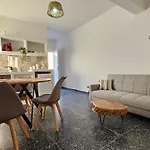 Artemis Cozy Apartment