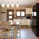Spacious Apartment Near Karfas Beach