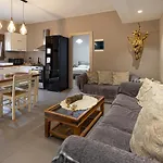 Spacious Apartment Near Karfas Beach