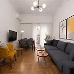Vibrant Urban Getaway: Charming 2-Bedroom Near Bars, Parks, And Metro