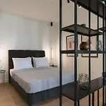Academy Elegant Apartment #202