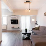 Sea Breeze Suite Next To Flisvos Marina & Beach
