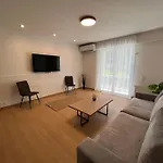Modern Flat Close To The Beach-Ground Floor