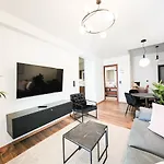 Bright And Beautiful By Acropolis With Balcony - Ako25