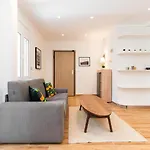 Modern Apartment, Short Walk To Acropolis Sites