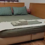 Γκαρσονιέρα Για Δύο !