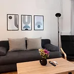 Twins Apartments - University