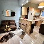 Downtown Athens Apartment