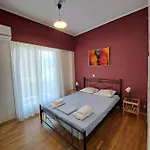 Υannas House Near Fix