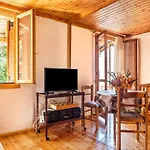 Platanos Apartment