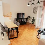 Mpetsos Apartment