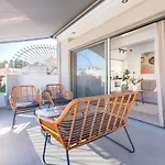 Phaedrus Living: Luxury Penthouse Potamianou