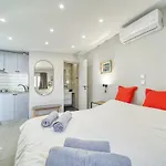 Chic Rooftop Studio W/ Terrace - Near Acropolis