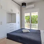 Cozy 2Bd Beachfront Escape In The Heart Of Glyfada