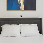 Elegant Oasis 2 Bedroom Apt Near The Marina & The Beach